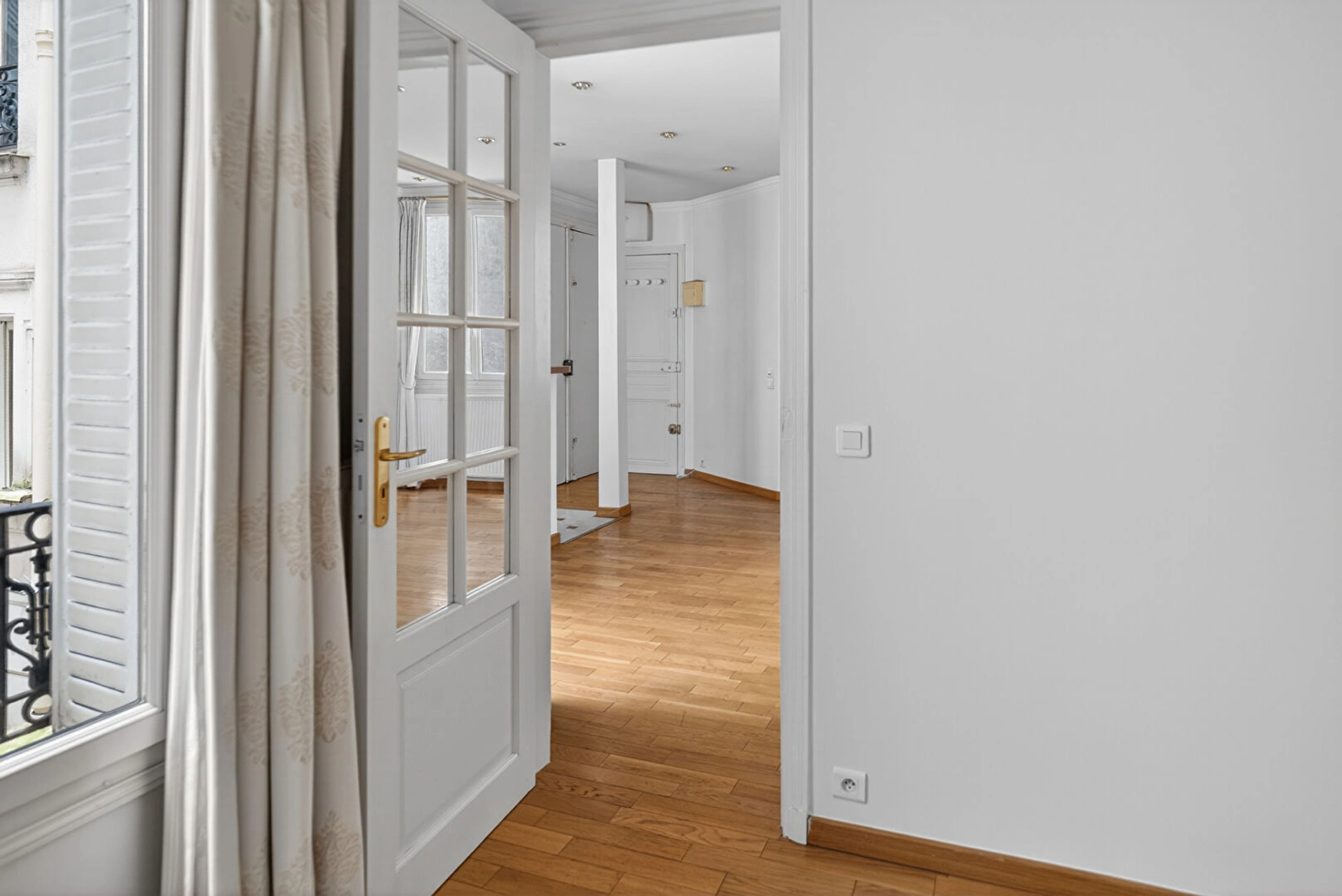 PARIS 17 - RUE DE COURCELLES 7