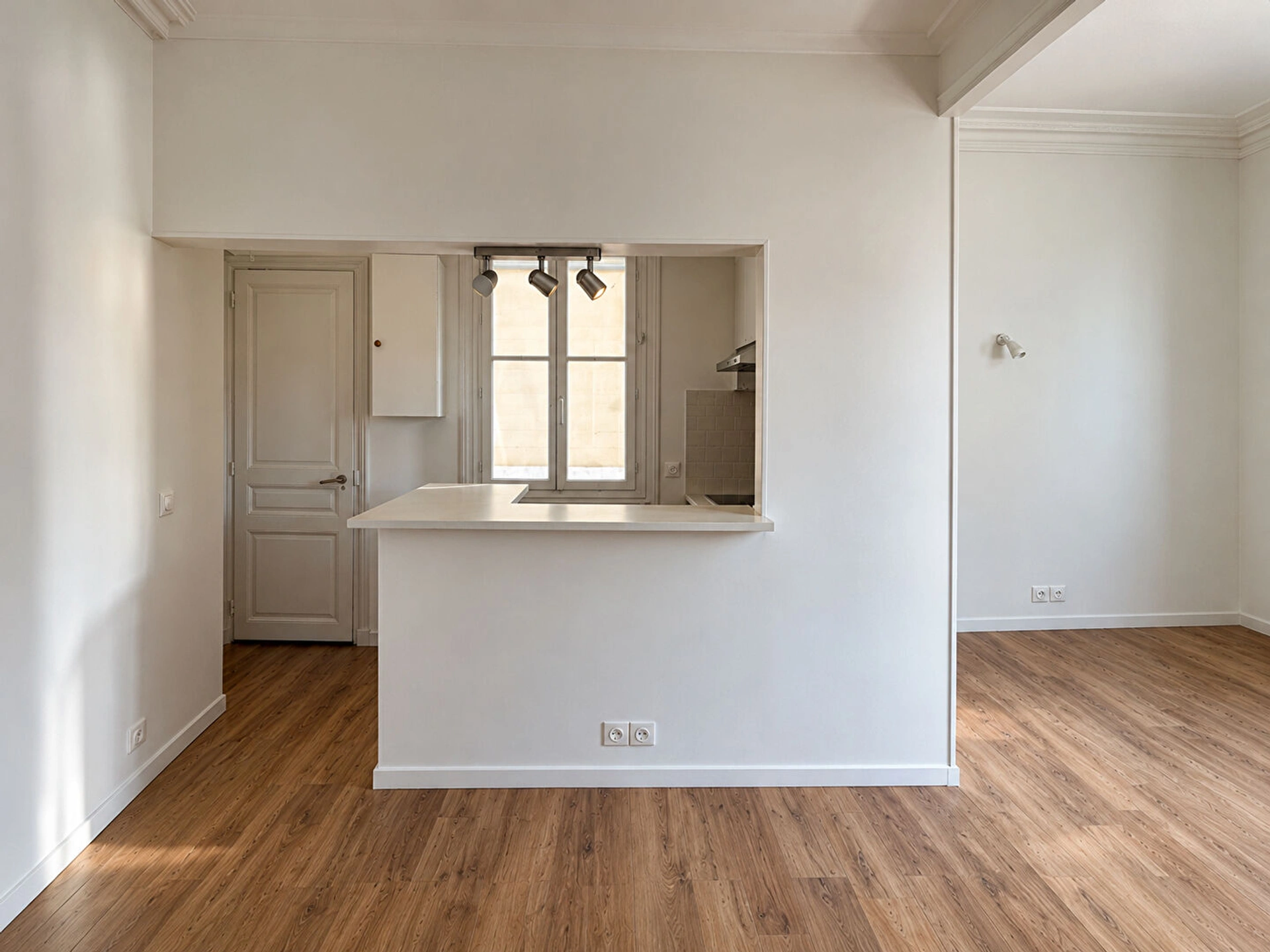 PARIS 17- RUE LAUGIER 4