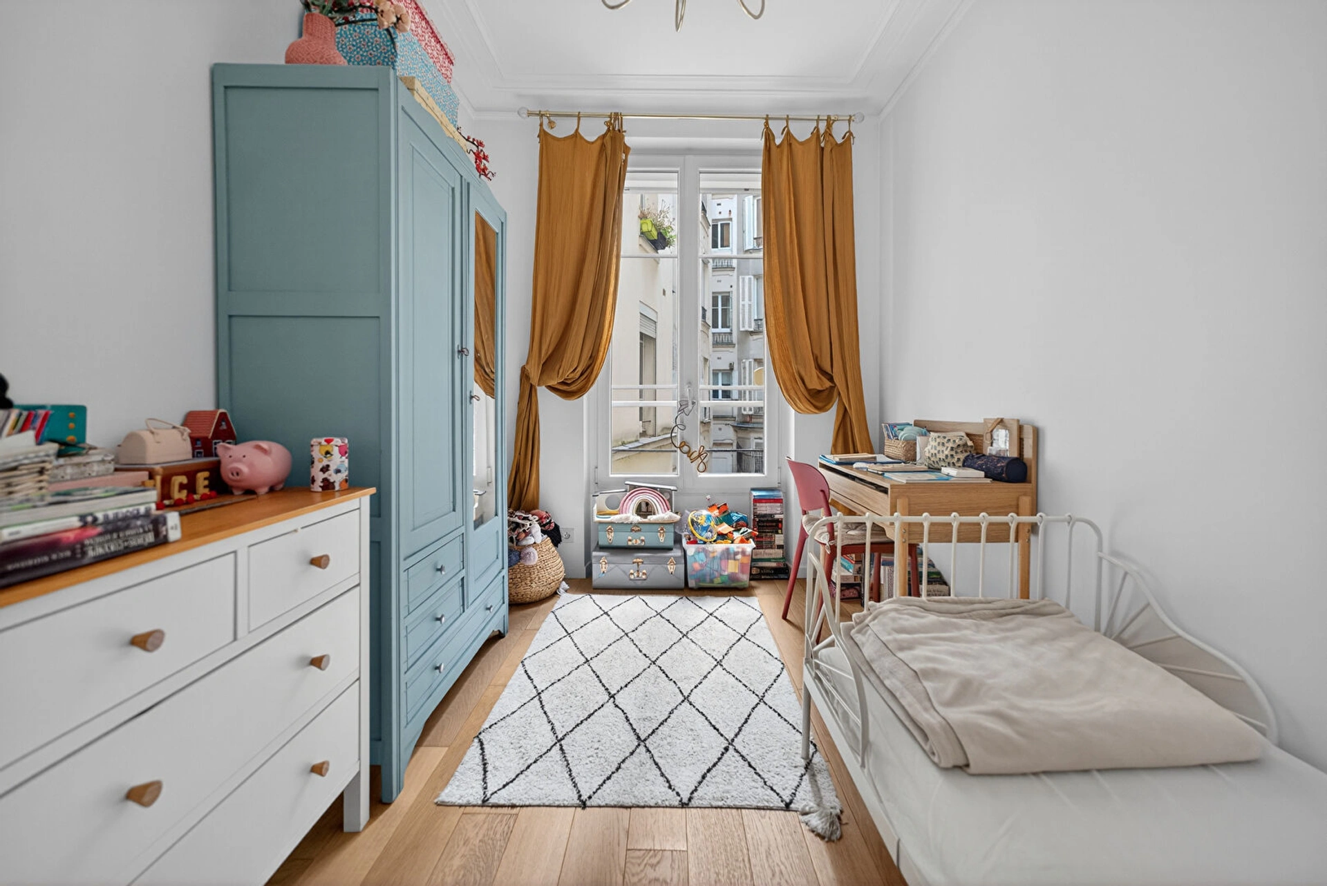 PARIS 17 - RUE DES RENAUDES 5