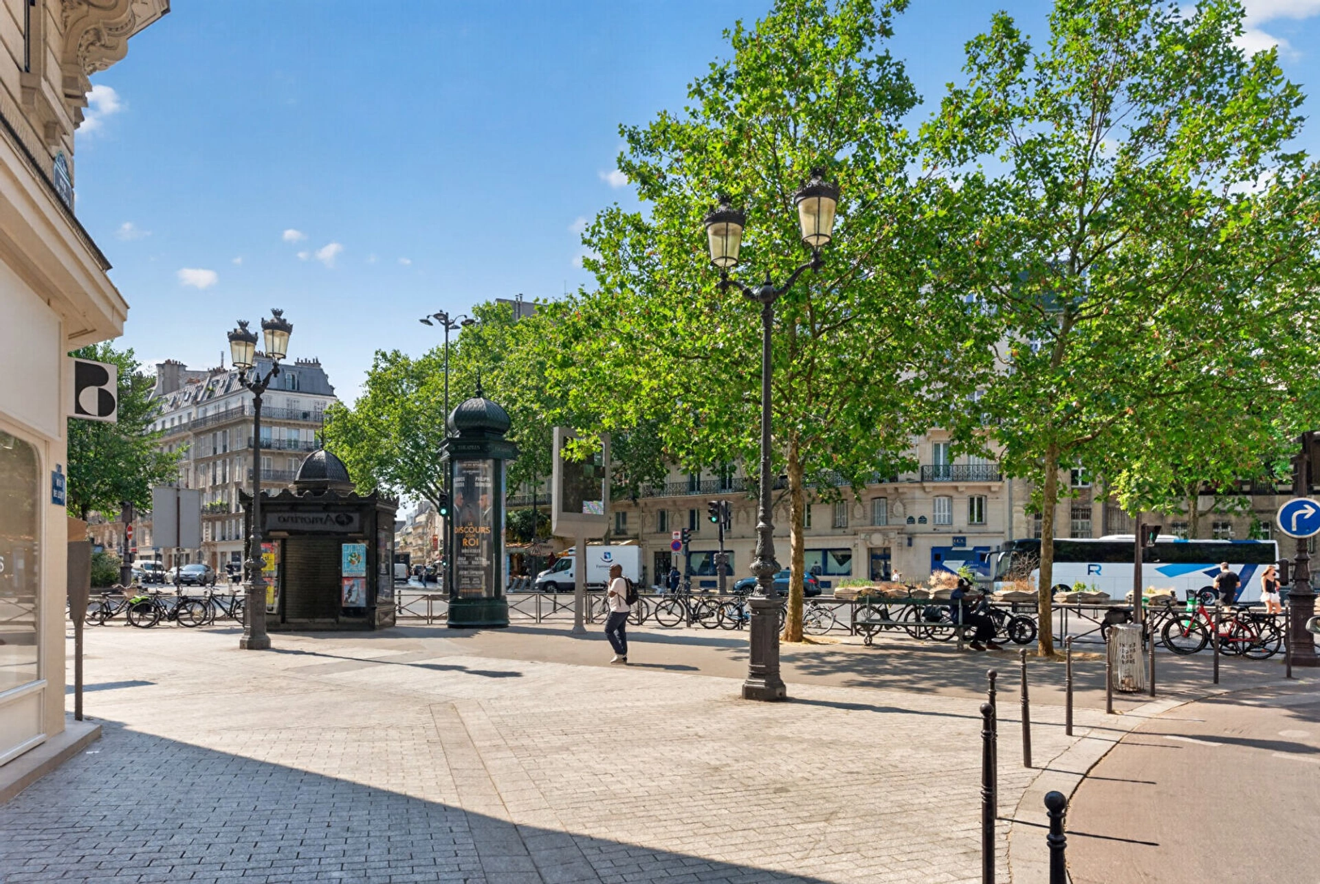 PARIS 17 - VILLIERS / LEVIS 8