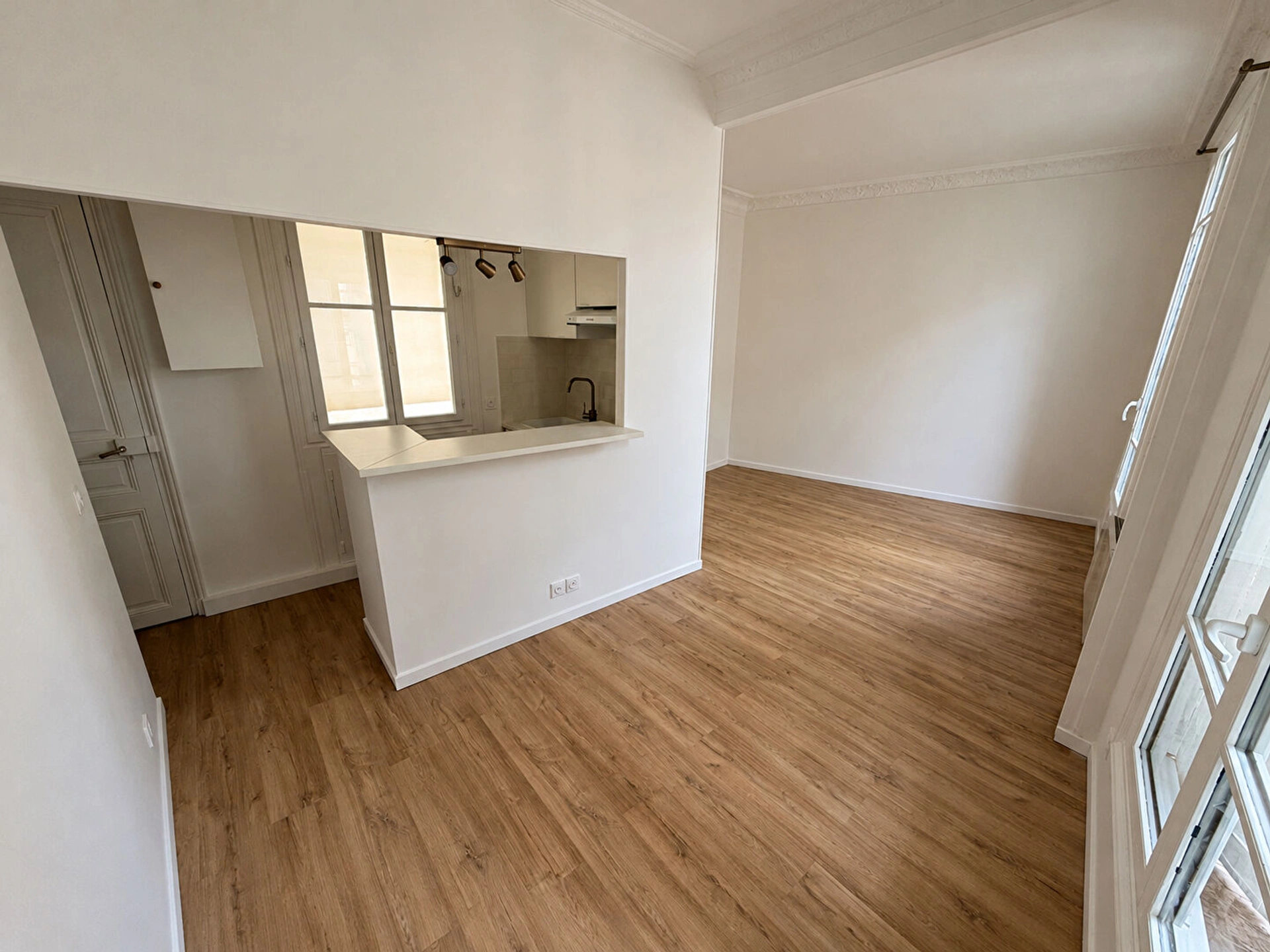 PARIS 17- RUE LAUGIER 5