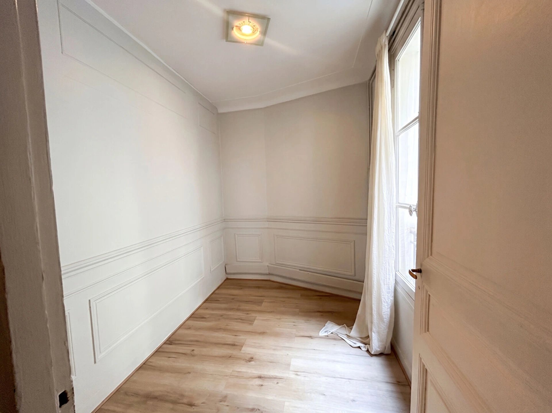 PARIS 17 - RUE DE COURCELLES 5