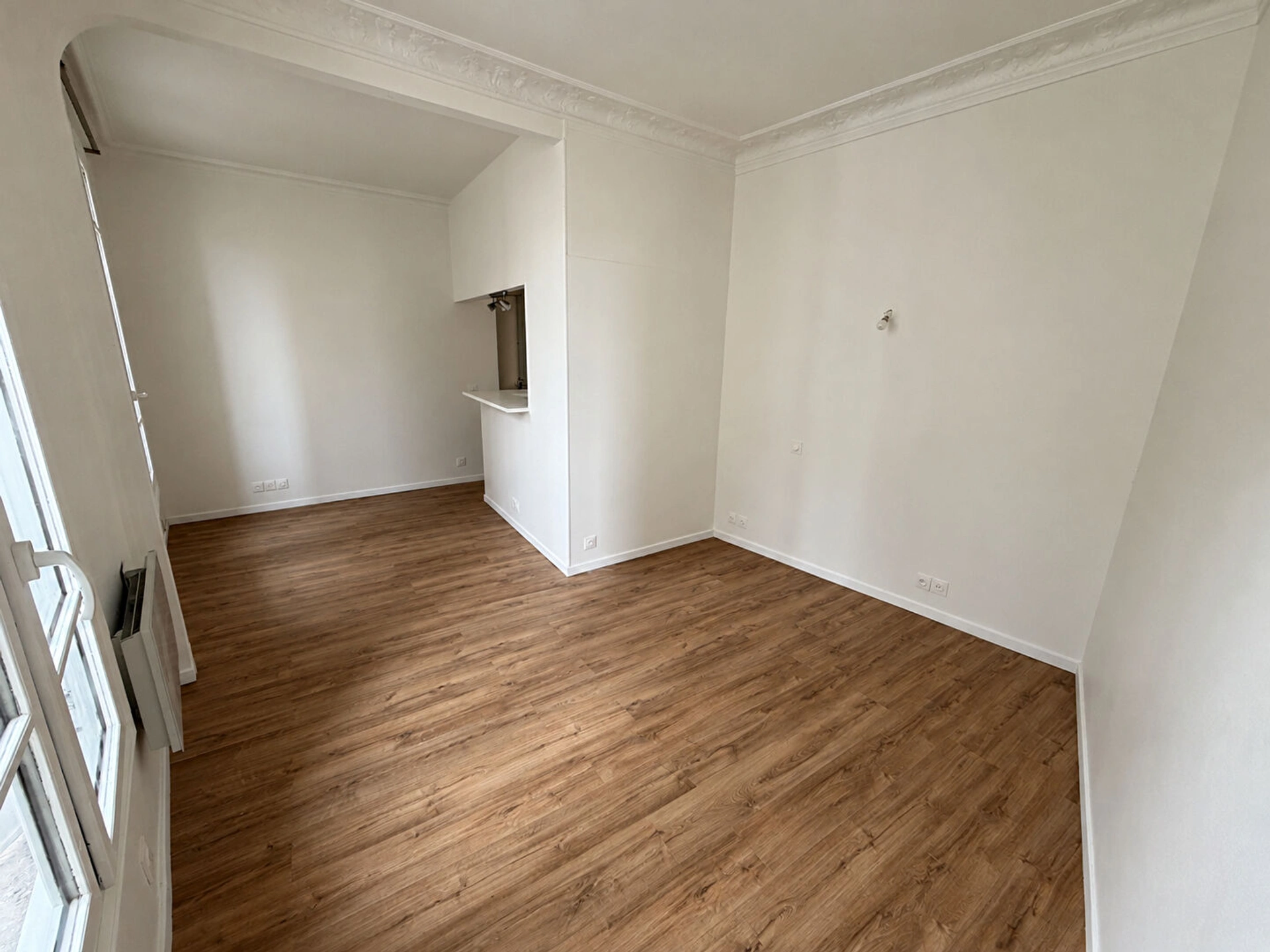 PARIS 17- RUE LAUGIER 6