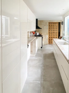 Maison de caractère avec garage et plateau aménageable en hy