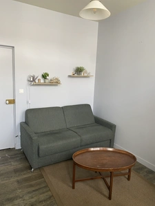 Studio rénové Hyper Centre de Rochefort   Idéal investisseur