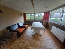 PROCHE COMMERCES - MAISON 5 PIÈCES DANS UN ECRIN DE VERDURE 