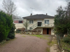 PROCHE COMMERCES - MAISON 5 PIÈCES DANS UN ECRIN DE VERDURE 