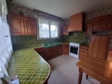 PROCHE COMMERCES - MAISON 5 PIÈCES DANS UN ECRIN DE VERDURE 